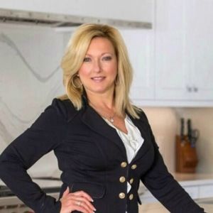 Meet your Posher, Leslie